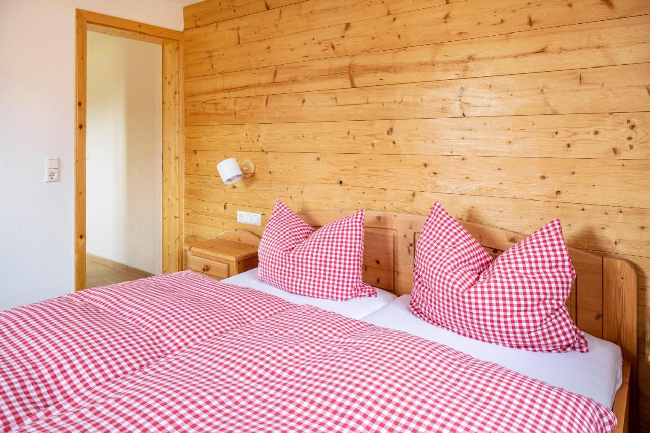 Gaestehaus Steiert Fewo Kuhbergblick Lenzkirch Exteriör bild